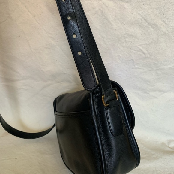 Vintage Coach Watson style black leather crossbody bag - Picture 4 of 10